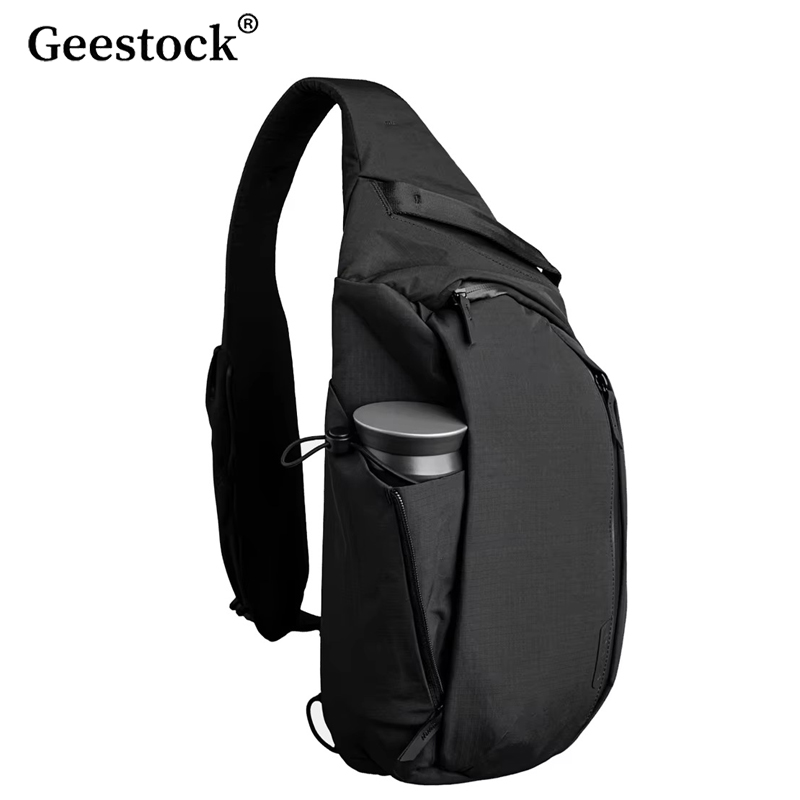 Essential Tablet Accessories - Geestock アウトドア トラベル メンズ チェストバッグ 多機能